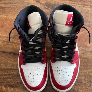 Air Jordan 1 Mid Chicago (M - 8)